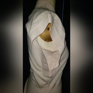 BNWT. Banana Republic cream 100% merino wool turtleneck fitted knit tank S